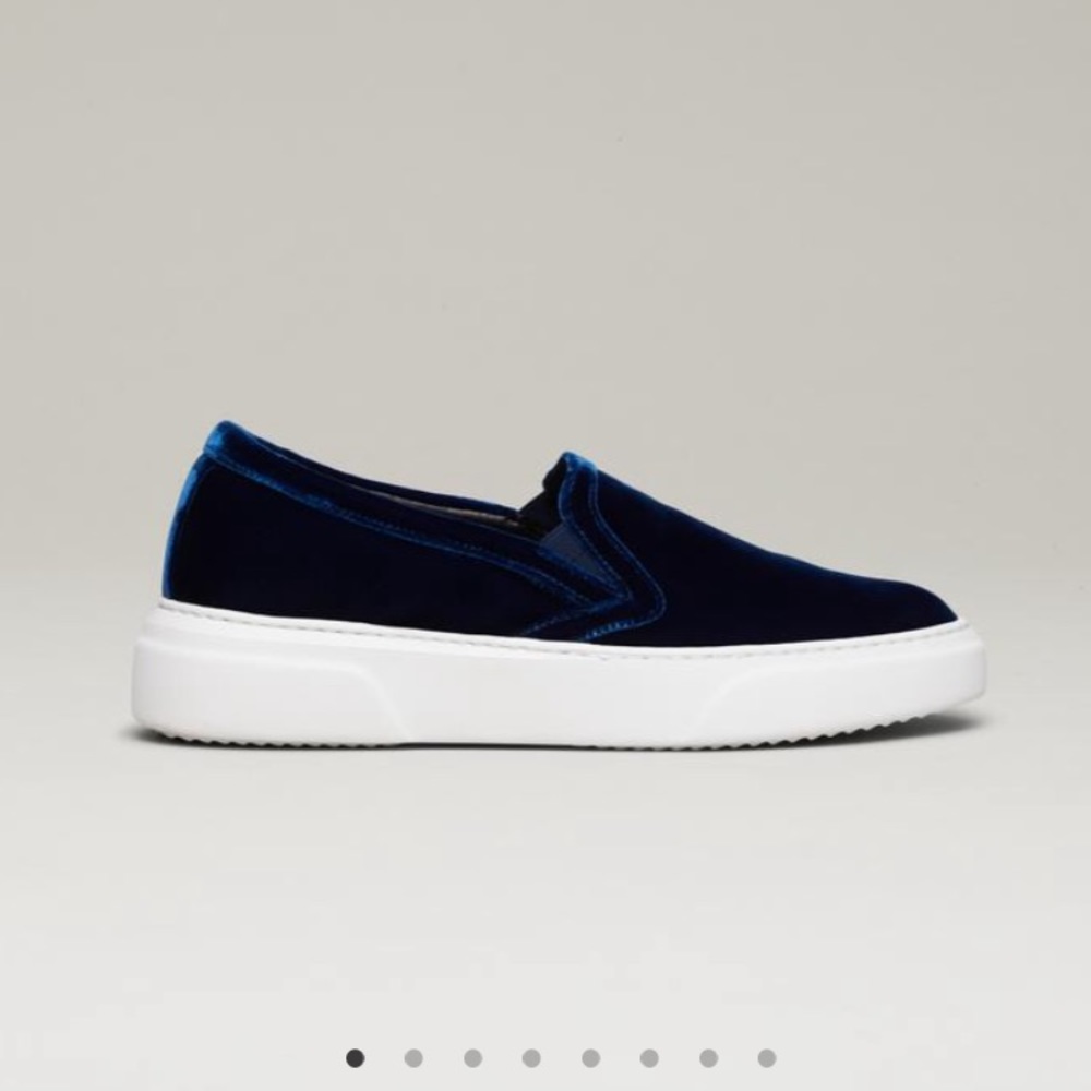 Sofia velvet sneaker